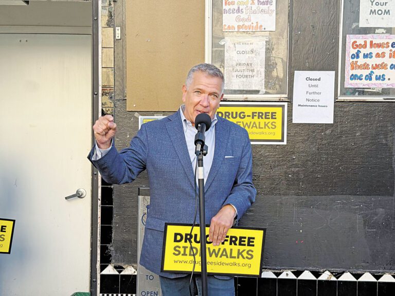 市參事麥德誠（Matt Dorsey）提出立法，主張停止向不願以吸毒為由驅逐居民的新永久性支援式房屋提供資金。本報資料圖/記者彭詩喬攝