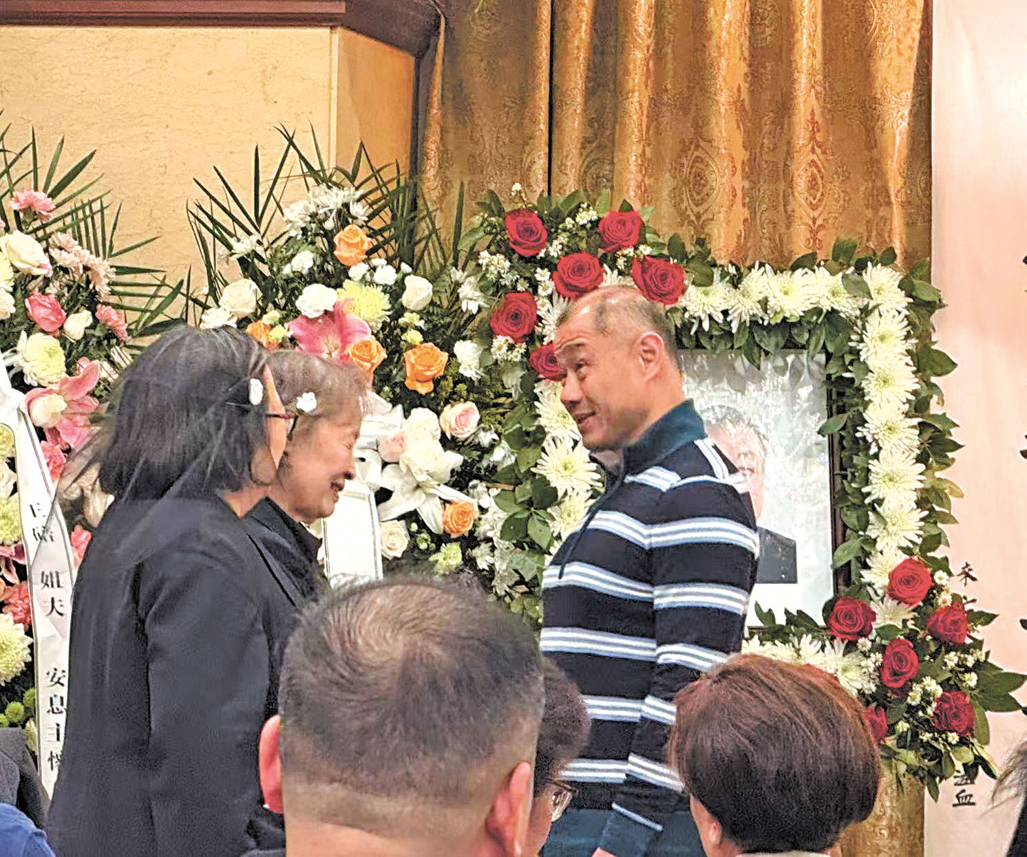 王碚在法拉盛出殯,紐約州參議員劉醇逸等公祭。