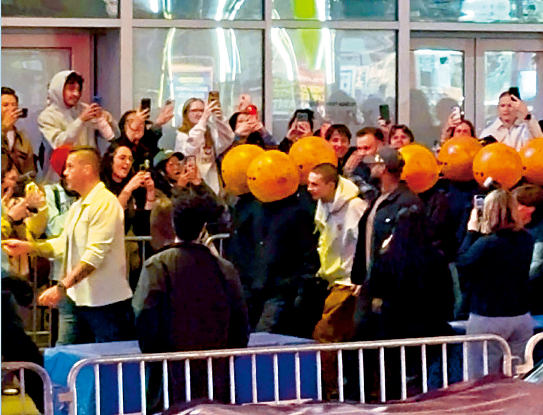 甜茶為《癲造之才》造勢玩到癲，某些幼稚宣傳橋亦被圈中人勁藐。