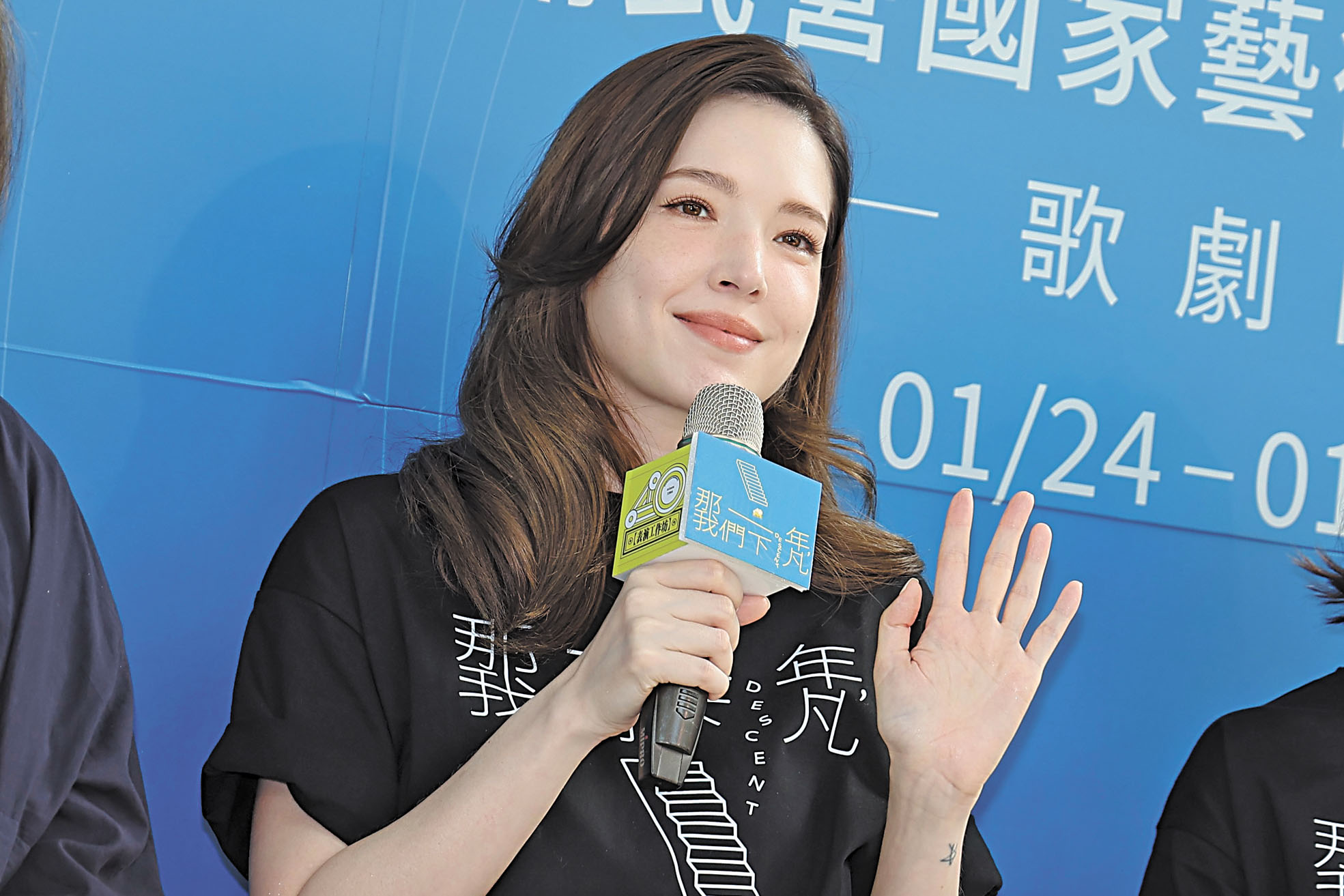 許瑋甯升格公司老闆，成立「時間軸製作所」新公司。中央社 .c3/c4/c5 許瑋甯宣布旗下夢幻演員陣容，集結台北電影獎影后陽靚（左），金鐘女星李沐（中）、以及金馬入圍新演員的湯詠絮（右），4人累計入圍金鐘、金馬、北影的次數就高達20次。中央社記