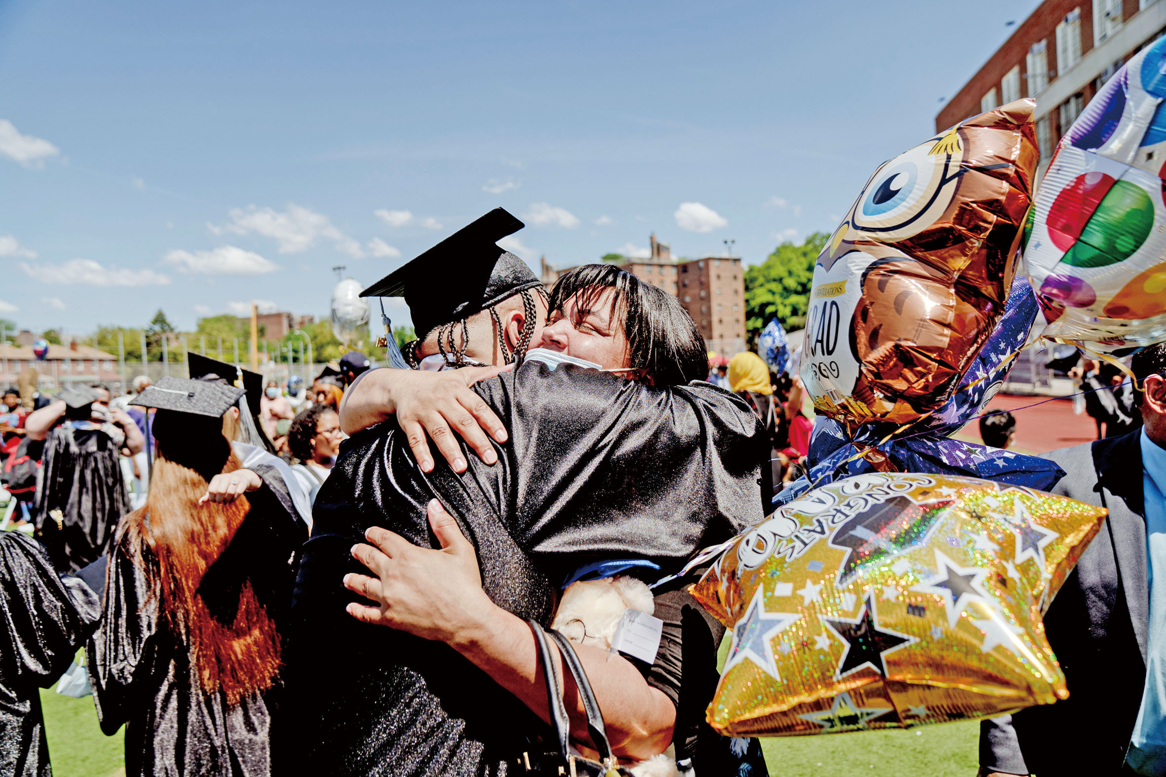 2024-2025學年高中畢業率為81.2%，比前一學年跌2.1個百分點。 Amir Hamja/紐約時報