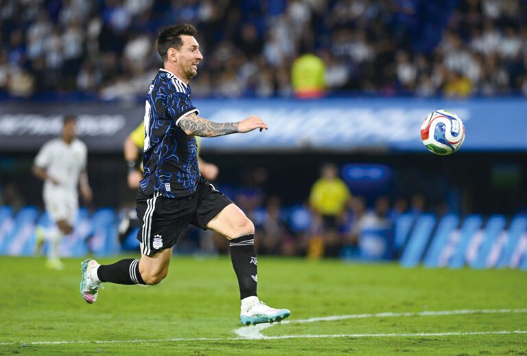 美斯目前在大聯盟踢球。路透社