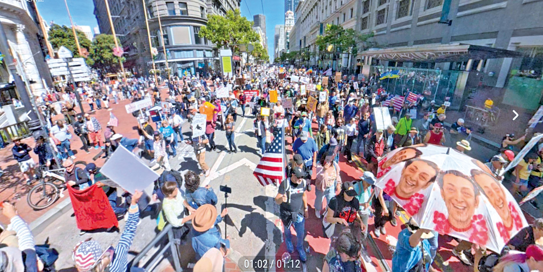 市場街上看不到盡頭的隊伍。記者黃偉江攝