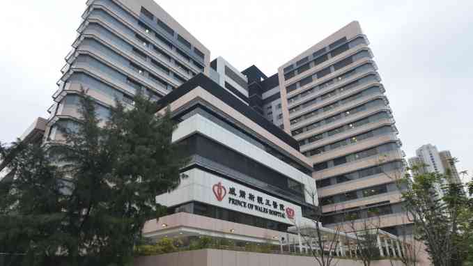 沙田小巴落客時突駛前 八旬女乘客跌出車外重傷 男司機涉危駕被捕