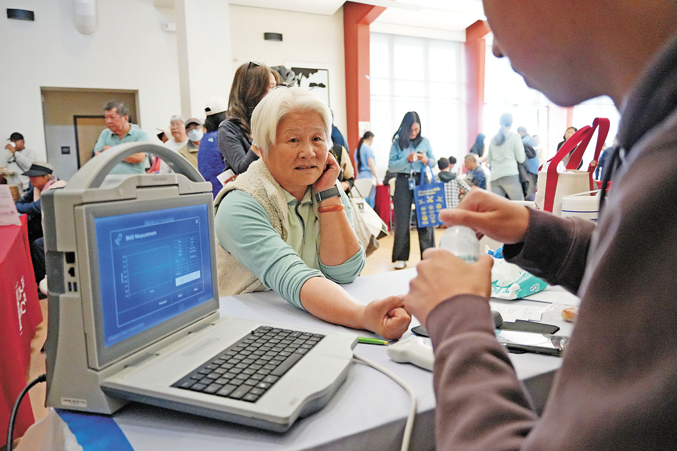 參加「日落區健康同樂日」的市民。記者黃偉江攝