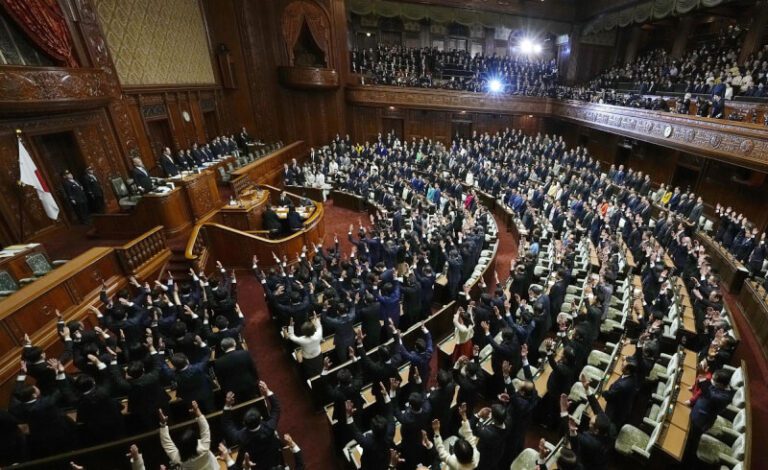 日本政府避免停擺 國會通過臨時預算案　