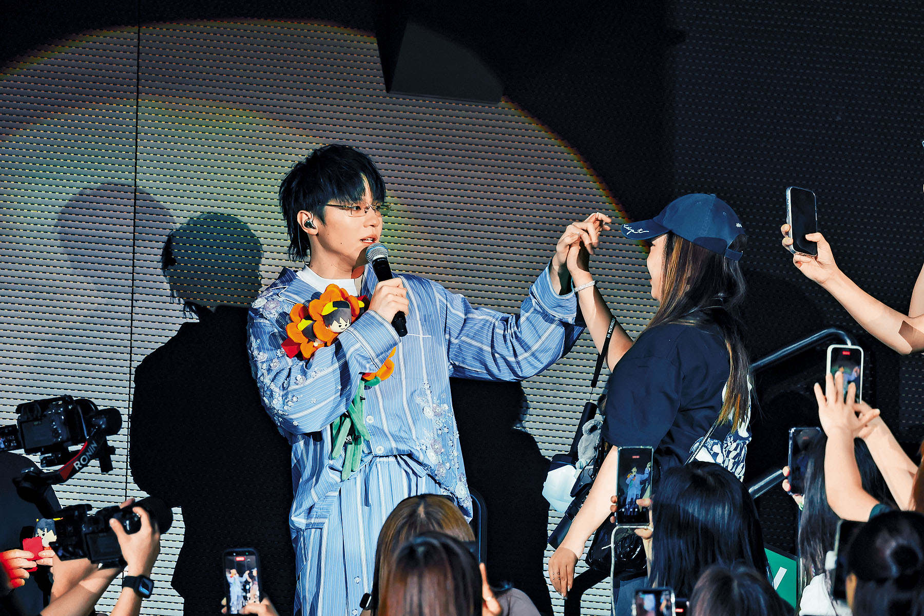 ■他更指想同hellosss歐洲草地「結婚」。