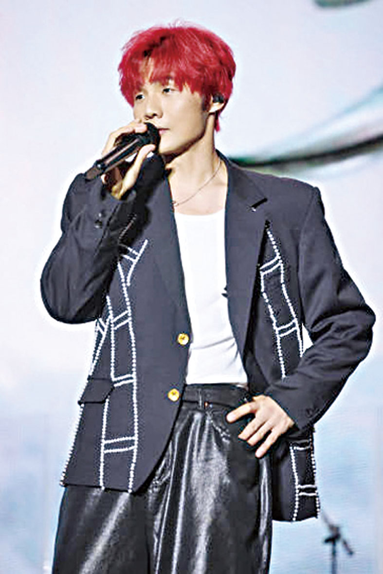 李榮浩 .c2/c3 ■單依純深圳演唱會現場。網上圖片