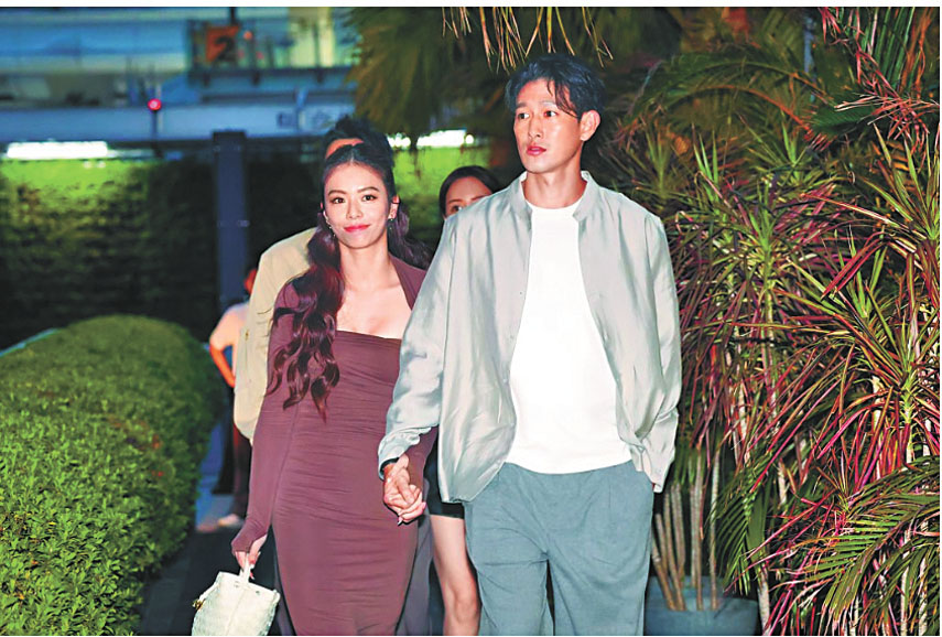 宋芸樺與男友十指緊扣出席婚禮，相戀多年首度公開合體。網上圖片