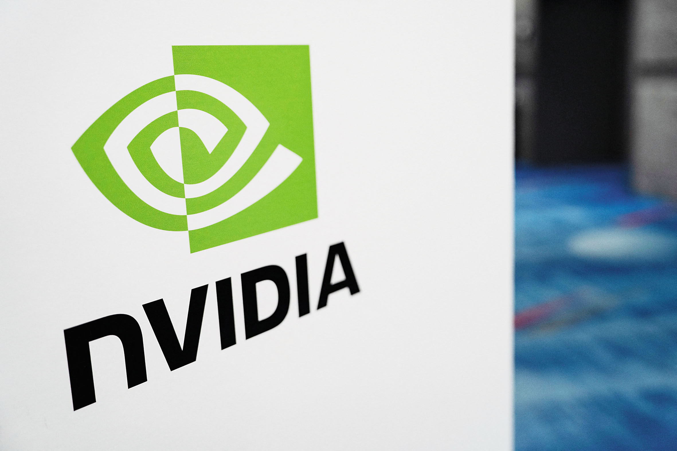 自美以伊戰事爆發以來，英偉達市值已蒸發逾8000億美元，目前約為4萬億美元。路透社