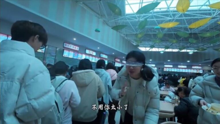 大學男生食堂搭訕索要微信 發現對方是老師遭婉拒