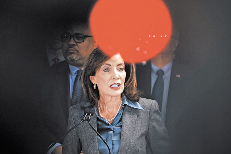 胡楚任內連續第5年未能如期於4月1日前通過預算。Andres Kudacki/紐約時報