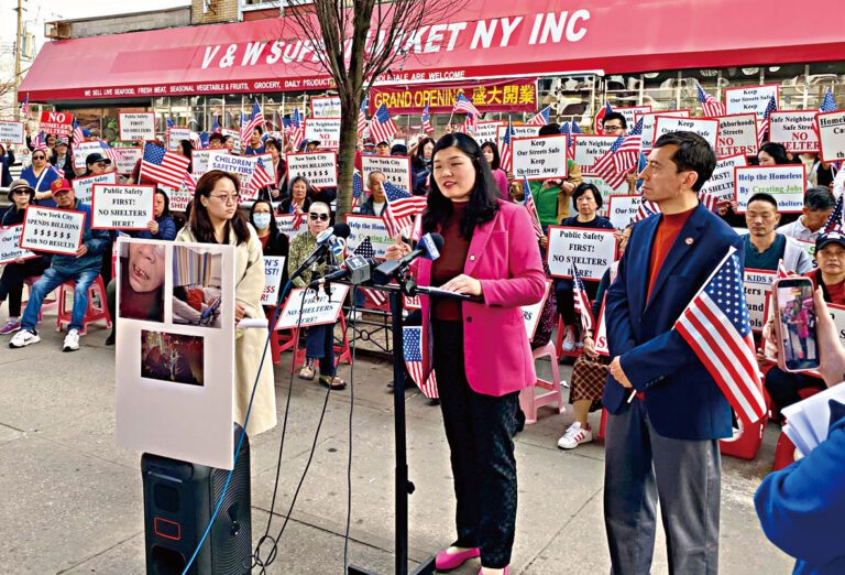 （前排右起）賀立寧、莊文怡、以及謝曉瓊等人出席31日記者會。 張之銘攝