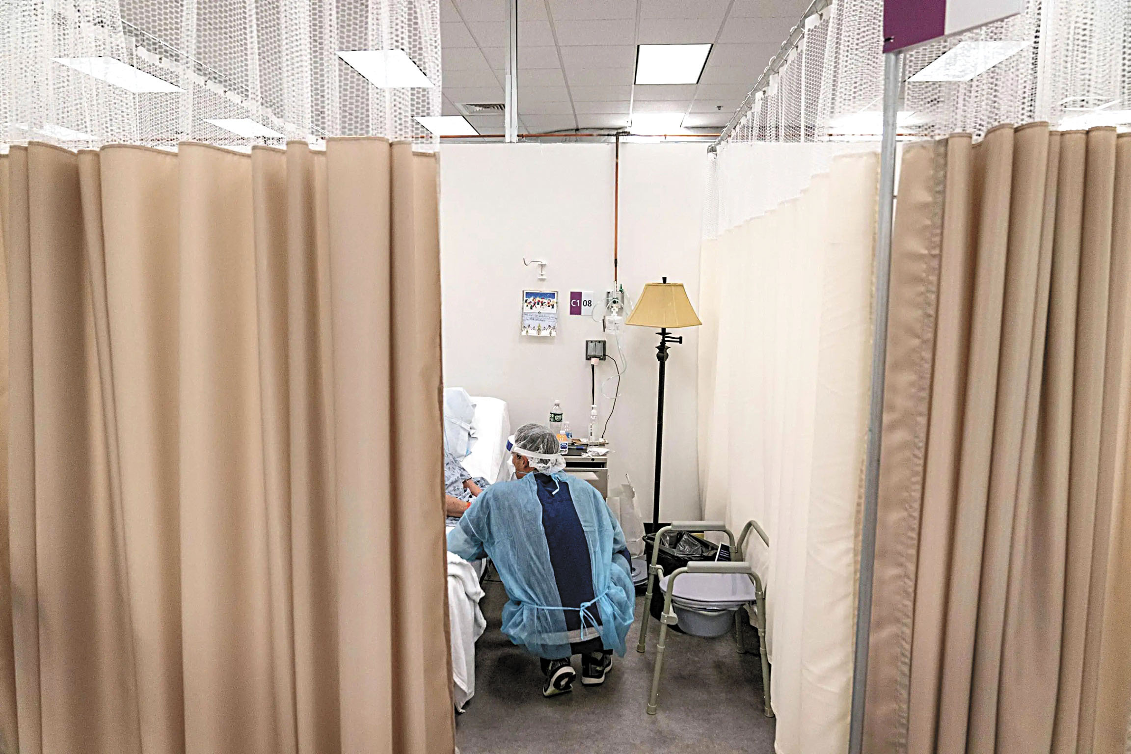 全美超過400家醫院因為「聯邦醫療補助」（Medicaid）資金削減，面臨關閉或縮減服務風險。美聯社
