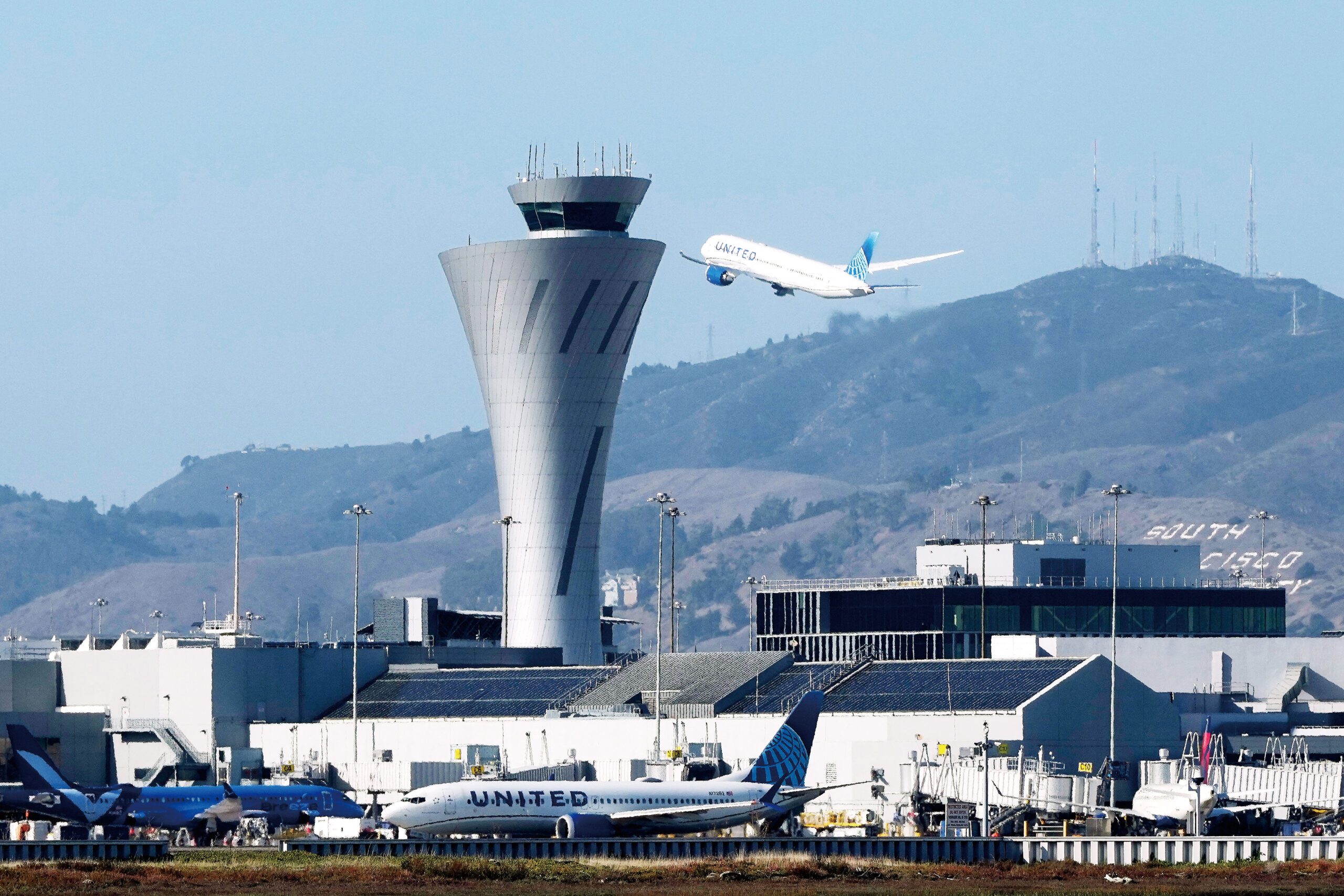 聯邦航空管理局對三藩市國際機場實施新安全限制。美聯社資料圖片