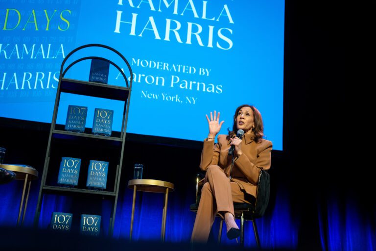 CHP隨行賀錦麗宣傳新書 州府拒公開保安開支｜細說燊語