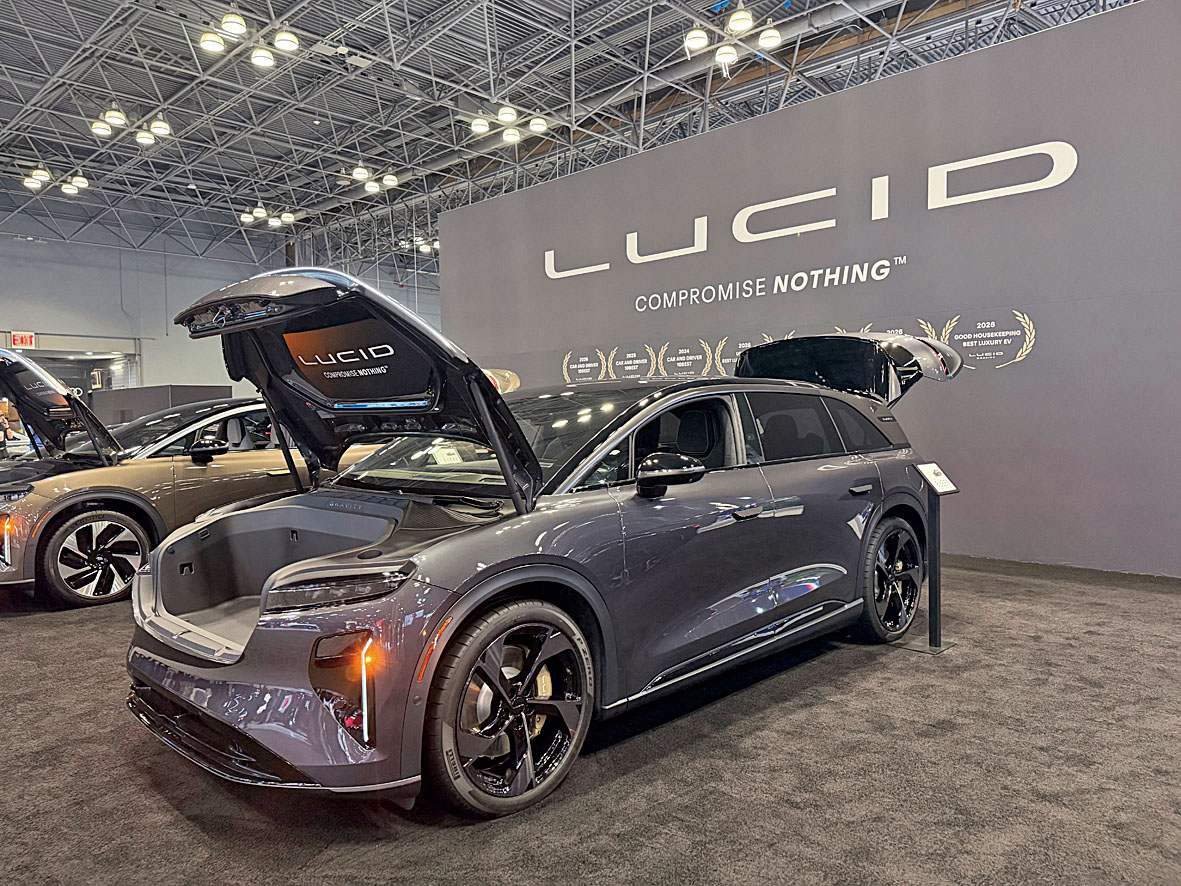 美國全電Lucid設計裏外標新立異。