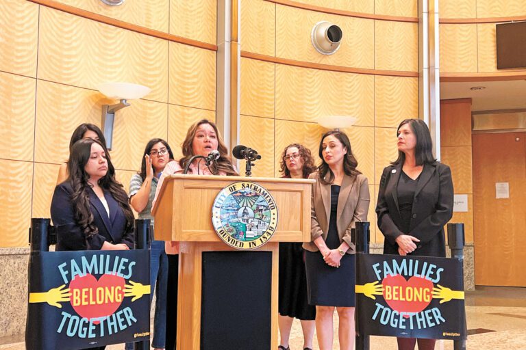 華雷斯（Maria de Jesus Estrada Juarez）回到沙加緬度。美聯社