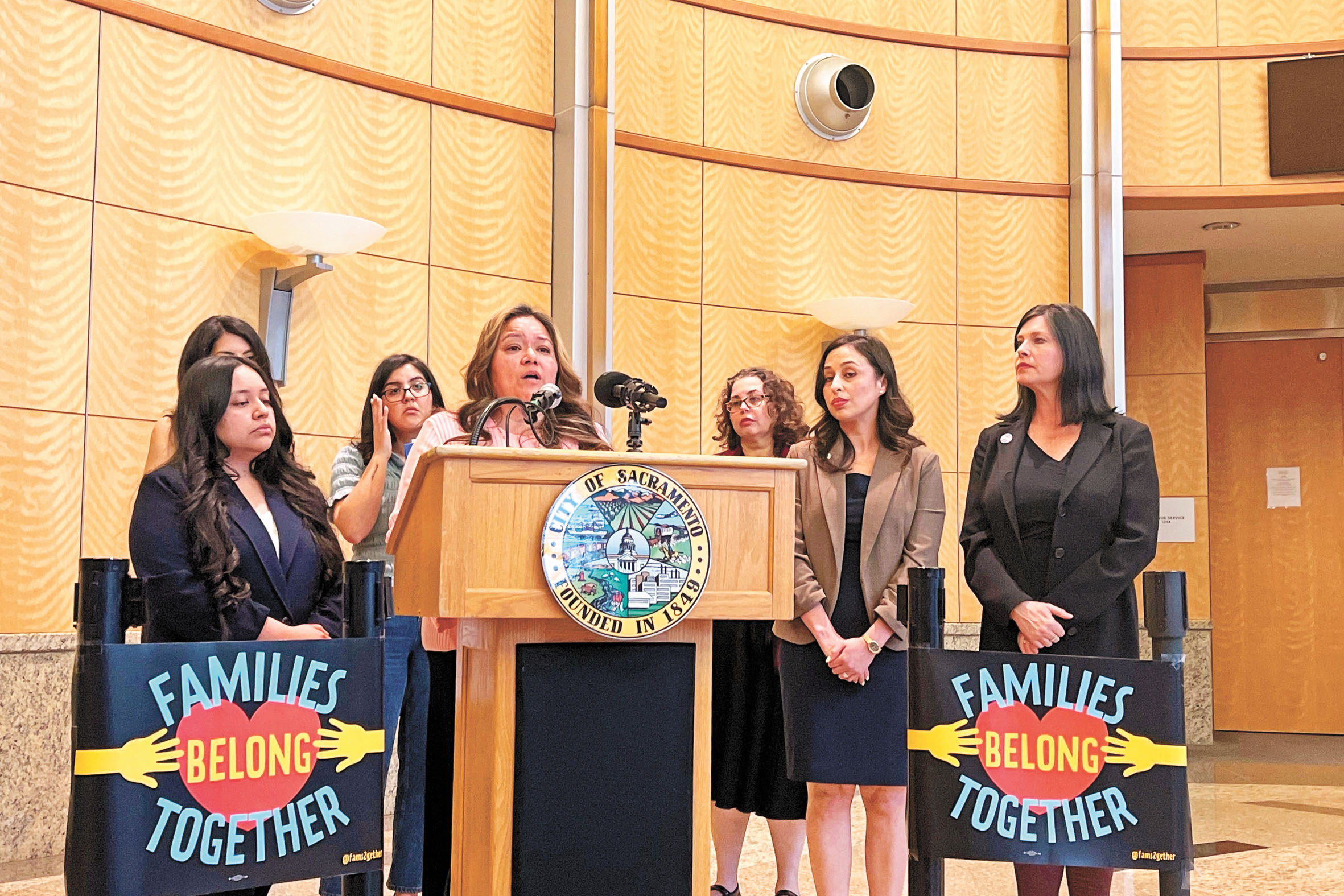 華雷斯(Maria de Jesus Estrada Juarez)回到沙加緬度。美聯社