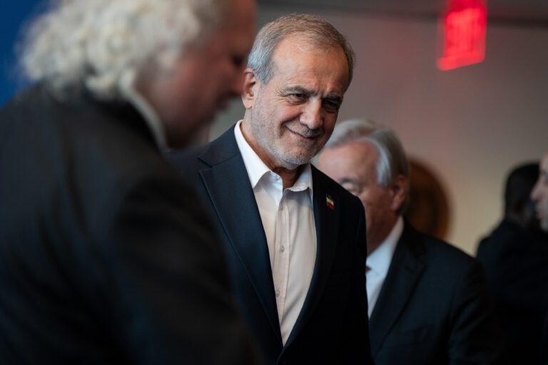 伊朗總統發布致美國人民的公開信：呼籲美國民眾「撥開戰爭宣傳的迷霧」