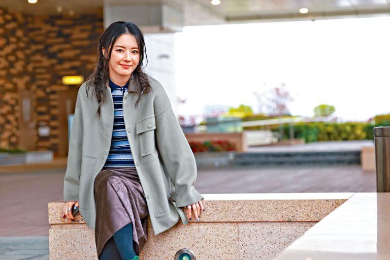 林千渟認為行業不景氣，拍甚麽輪不到自己揀，但咩都想試下。