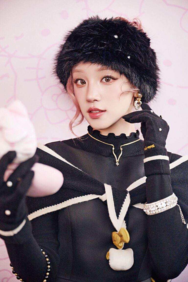 宋雨琦 .c2/c3 宋雨琦穿白色抹胸禮服俏皮可愛。網上圖片