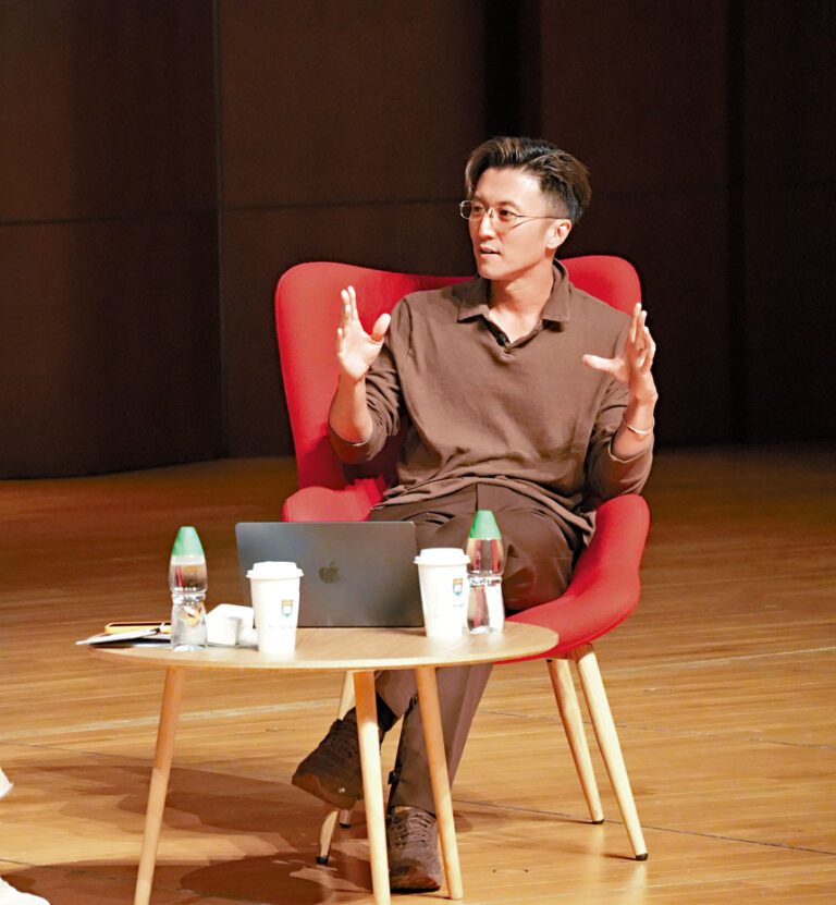 ■霆鋒透露10幾年前已睇通AI世代，笑言當時個個都笑他黐線。