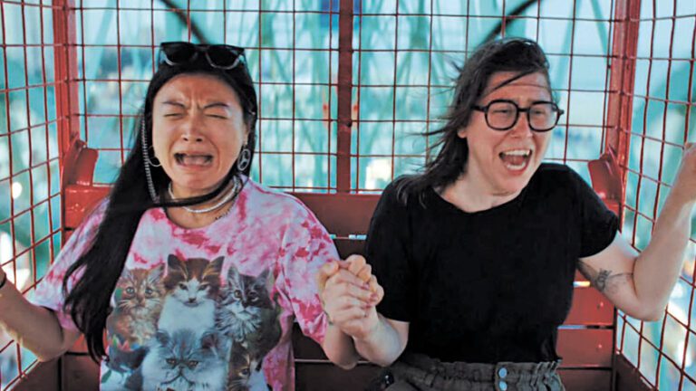 導演Viv Li的半自傳式紀錄「東山飄雨西山晴」，主角在兩種文化之間擺盪。