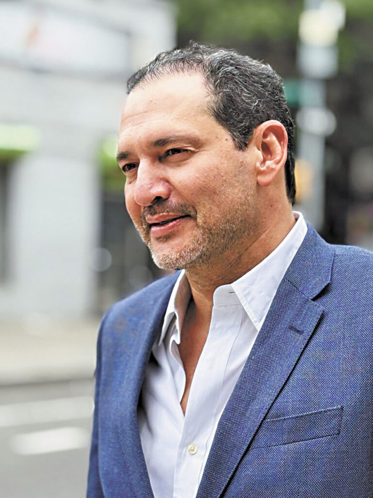 Hernandez要求審計涉貪移民收容所合約