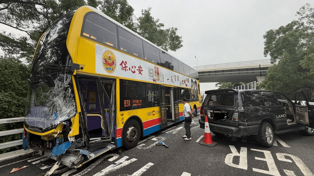 深圳灣公路大橋巴士落斜撞故障私家車 四人受傷送院 城巴暫停涉事車長職務