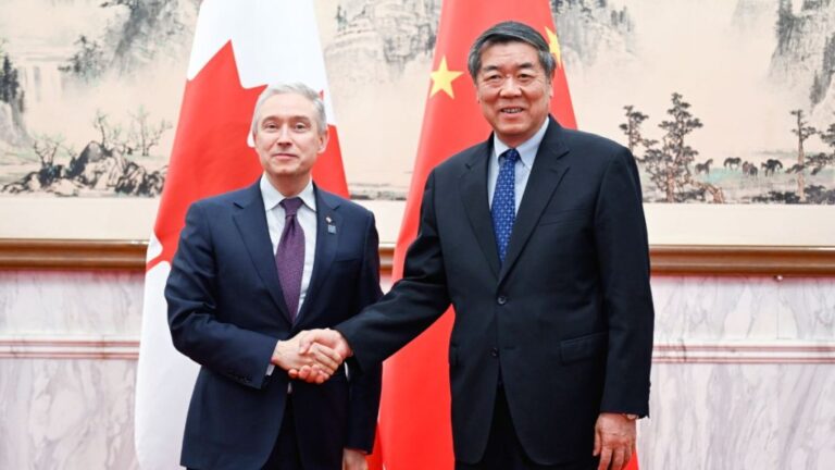 何立峰會晤加拿大財長商鵬飛 雙方同意下半年舉行高級別經濟財金戰略對話