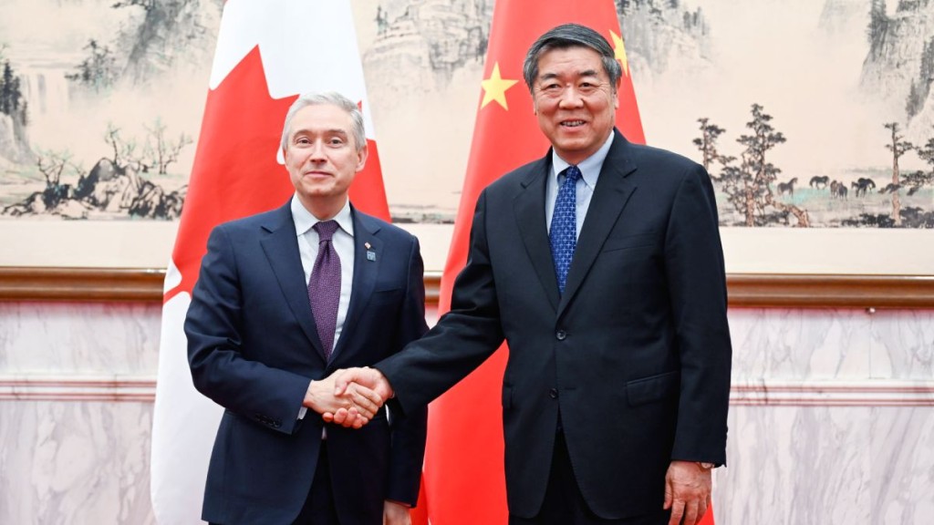 何立峰會晤加拿大財長商鵬飛 雙方同意下半年舉行高級別經濟財金戰略對話