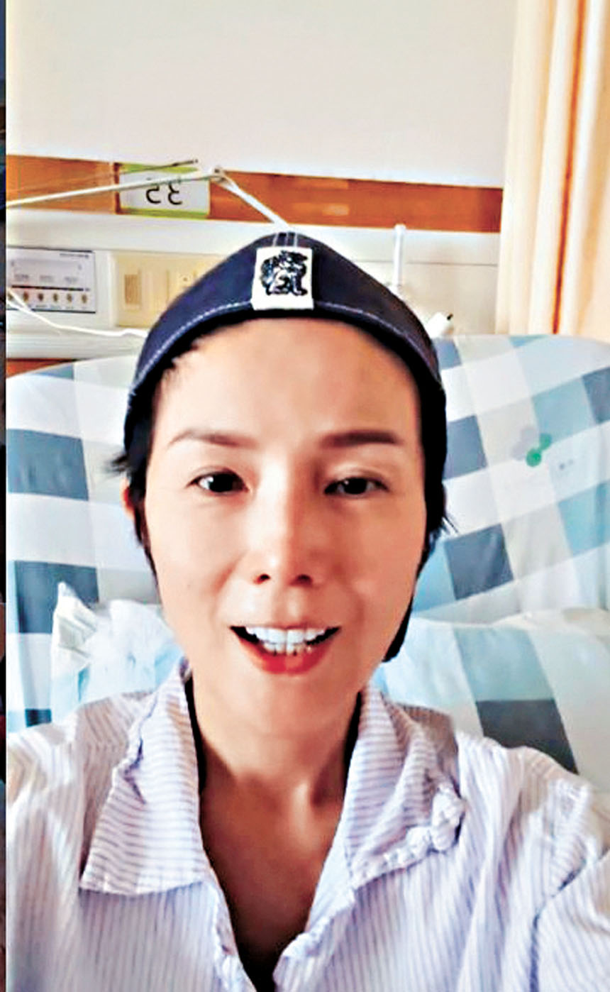 吳文忻在社交平台透露自己因肺炎，導致出院無期。