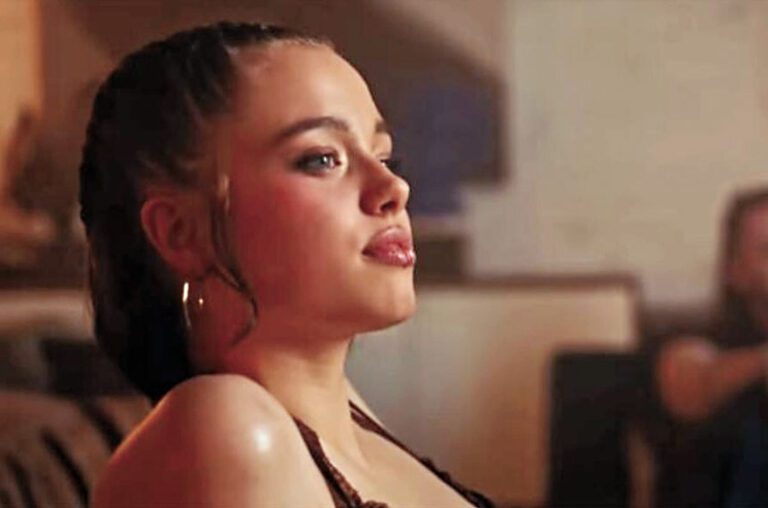 以往頗男仔頭的Shiloh化身美艷舞者，現身多榮的新MV中。