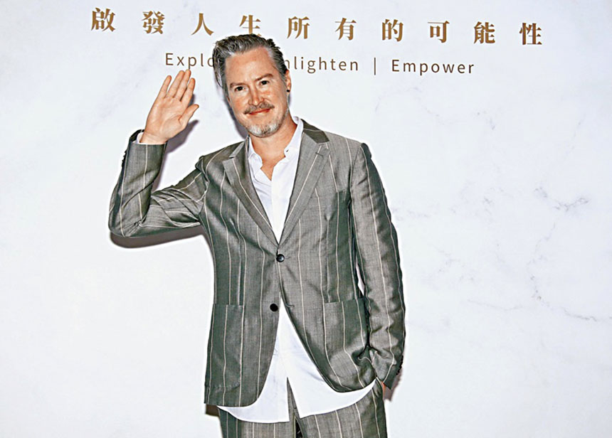 夏克立最近被葛斯齊爆料和許多女子發生關係。網上圖片