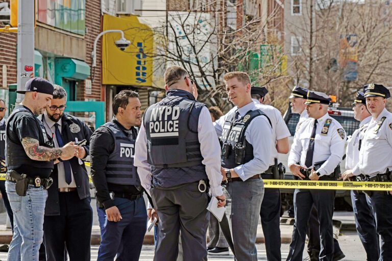 悲劇發生於1日，女嬰在嬰兒車內遭幫派分子開槍擊中身亡。 Dave Sanders/紐約時報