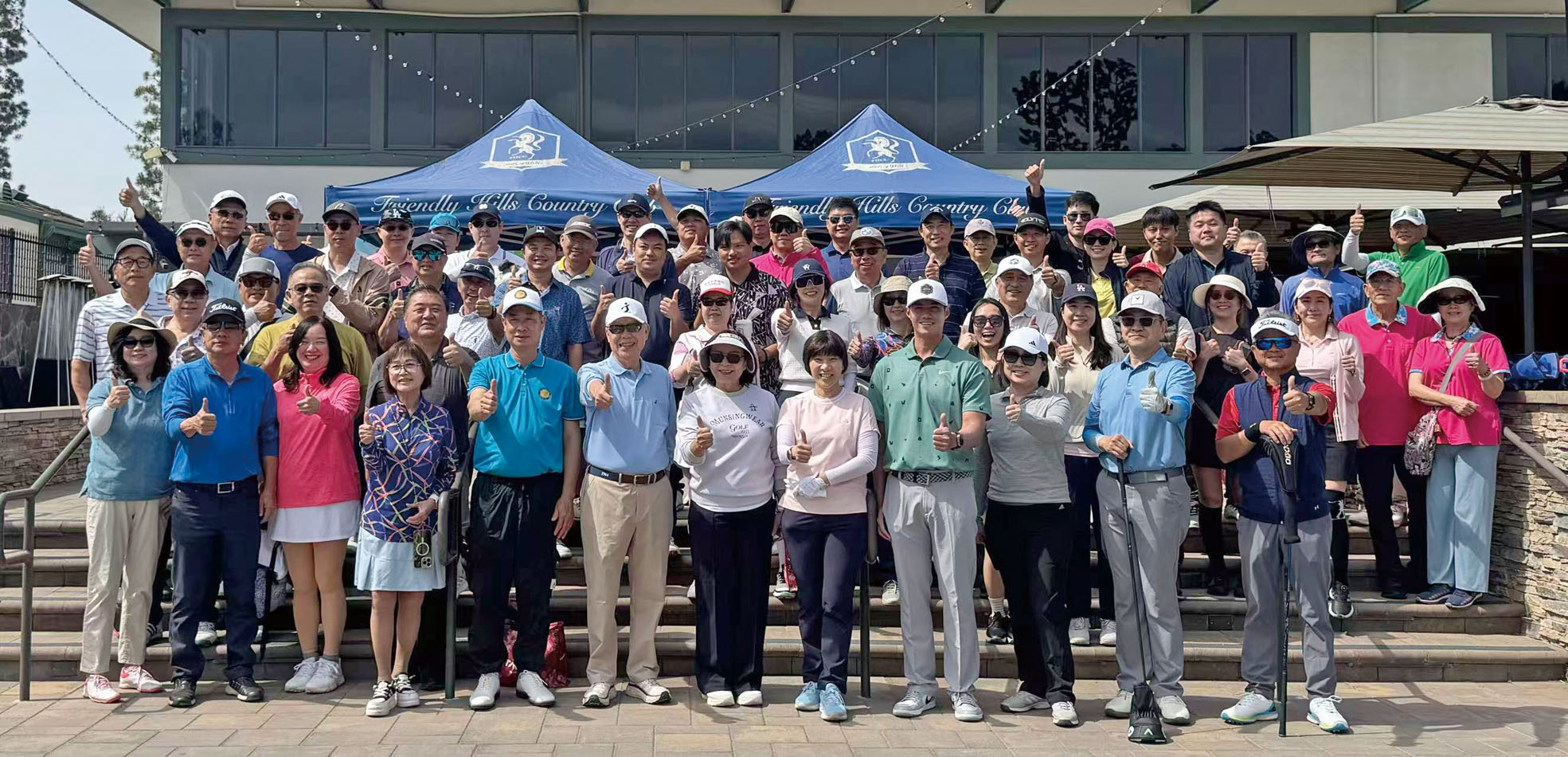 「經文盃」高球賽參賽者大合照。記者陸新攝
