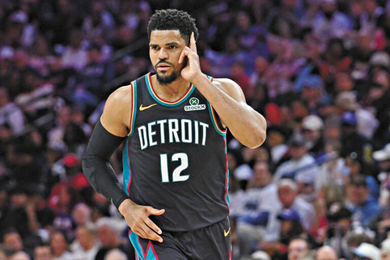 哈里斯慶祝拿下老東家。路透社