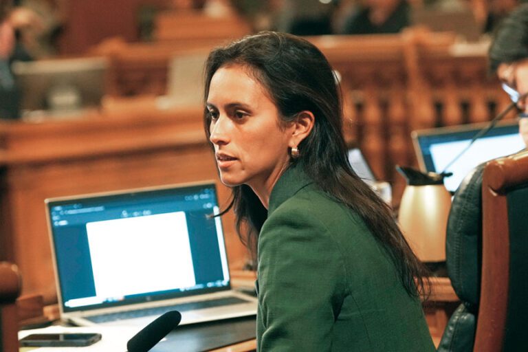 市參事菲爾德仍在休病假。美聯社資料圖片