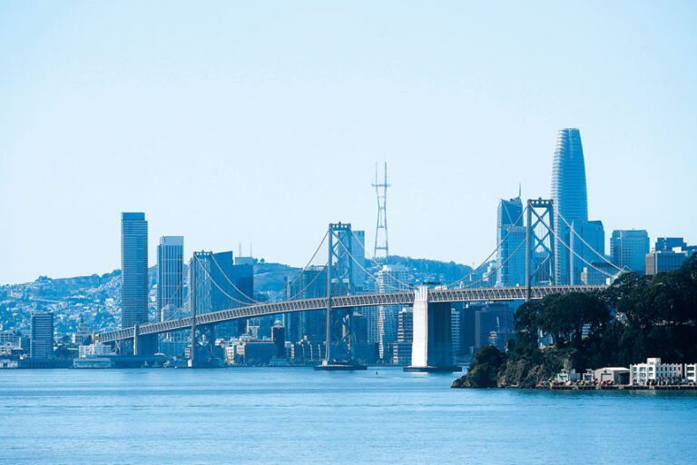 灣區新增職位增加，但科技裁員持續，多縣失業率上升。美聯社資料圖片