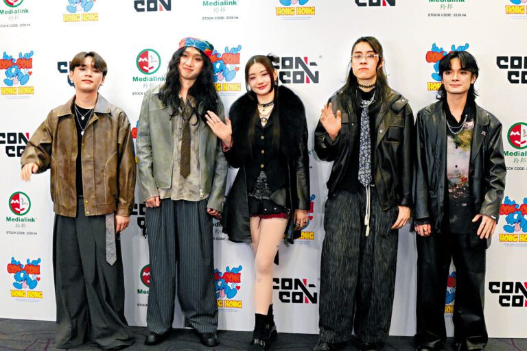 ■晚安莉莉因舞台器材故障而發掘出應變能力。