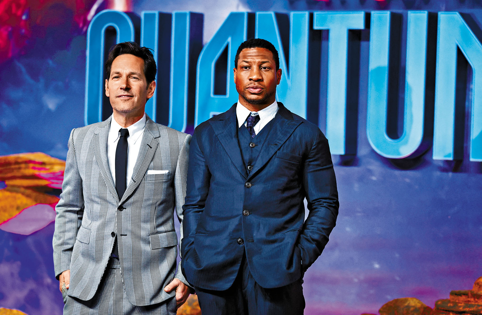 ■Jonathan（右）拍新片期間，與拍檔從6呎高處墮下。資料圖片