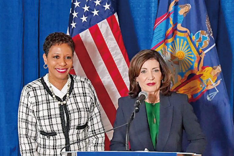 胡楚競選團隊反擊稱，前市議長歐德思從未收到傳票或被聯邦調查人員聯繫。 胡楚辦公室臉書圖片