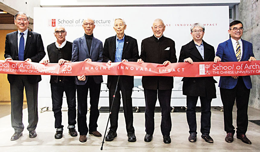 李燦輝(中)2017年訪問香港中大。