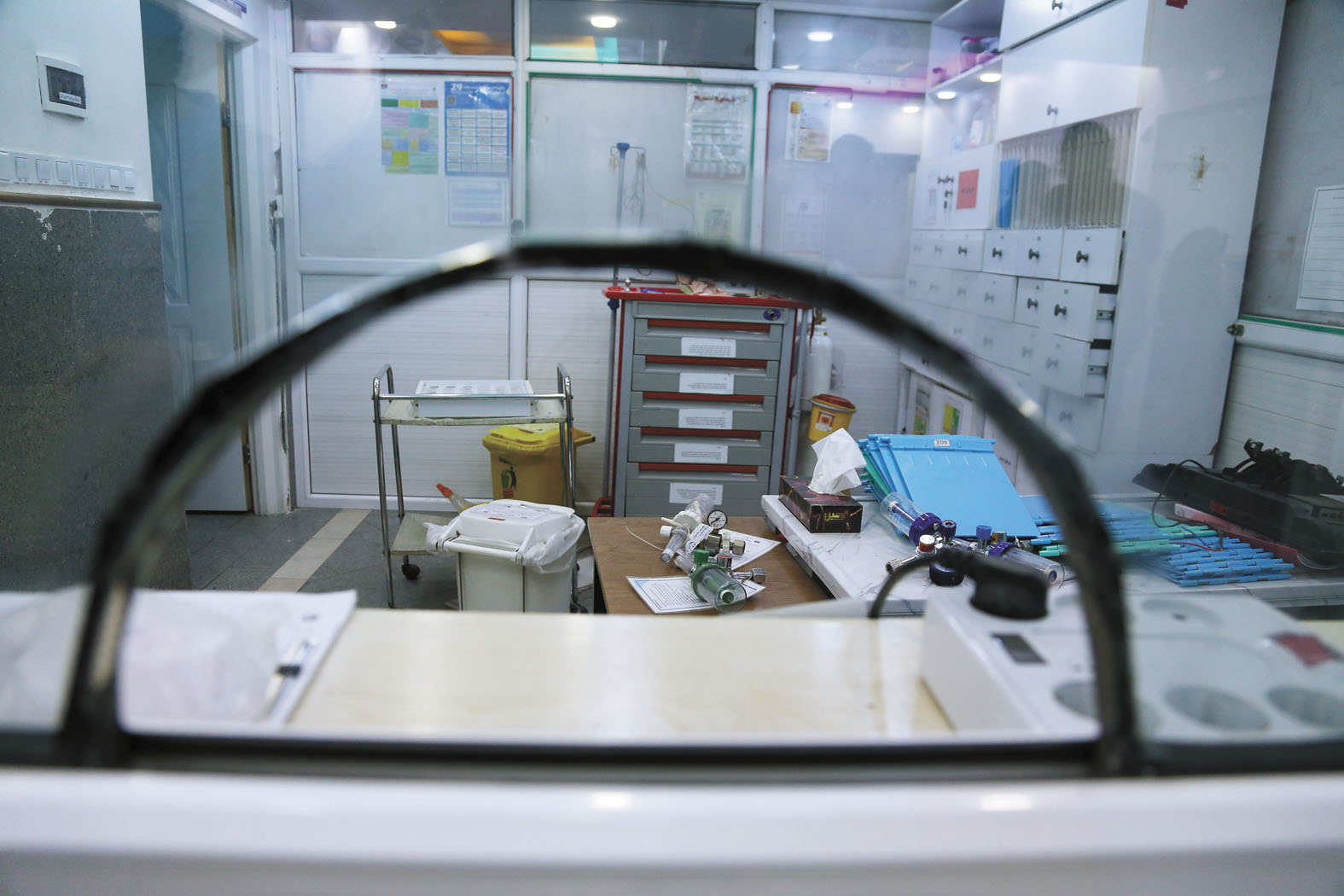 位於伊朗首都德黑蘭的一座醫院近期因空襲衝擊波受損,部分醫療設施被破壞,目前已暫停接診。新華社