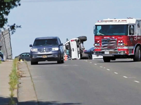沙加緬度發生1死5傷三車連環車禍。KCRA電視截圖
