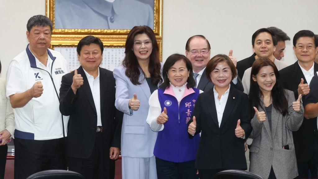 國民黨主席鄭麗文抵滬展開六日訪問 強調此行為和平之旅