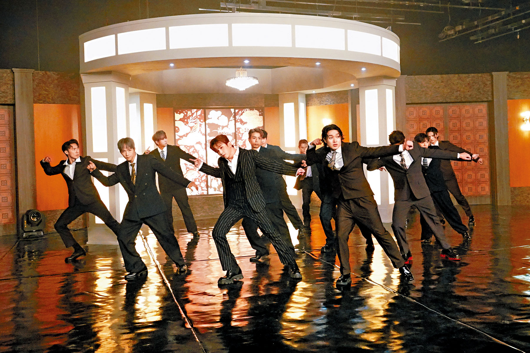 MIRROR相隔半年將再出新歌，AK都叫大家好好期待。