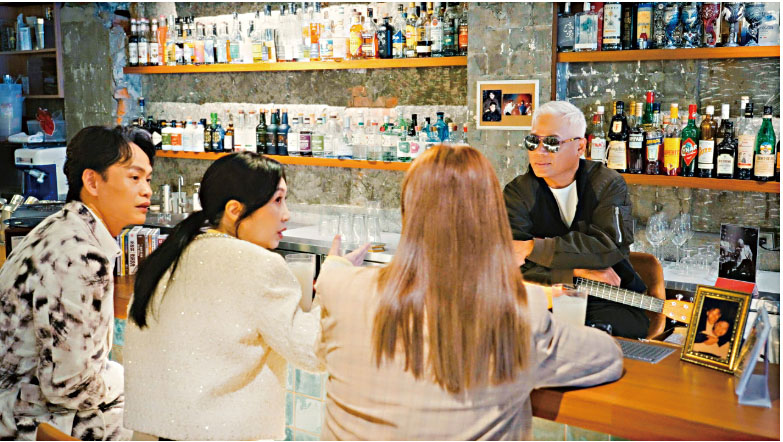 巫啟賢接受節目訪問，勾起許多當年駐唱回憶。網上圖片