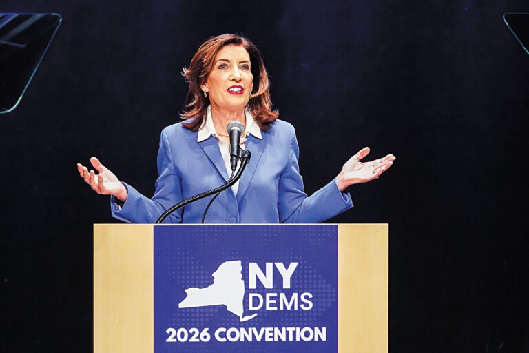 胡楚暗示，周末與州議會領袖的談判進展甚微。 Cindy Schultz /紐約時報